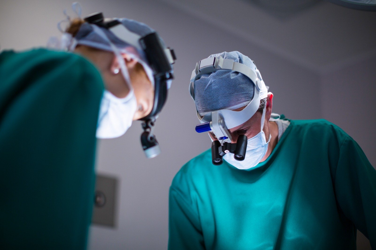 You are currently viewing How to Choose the Best ENT Surgeon in Kolkata
